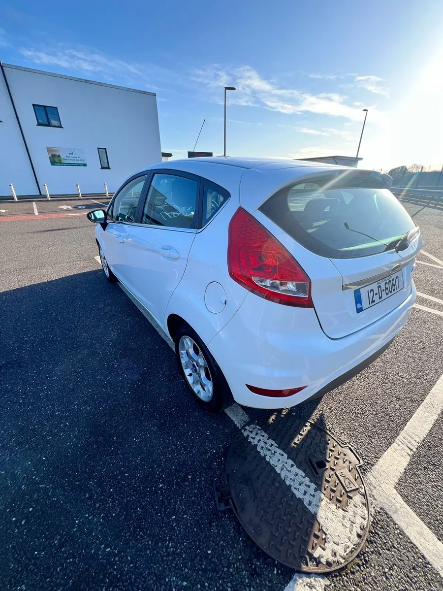 Ford Fiesta Titanium 2012 - Image 5