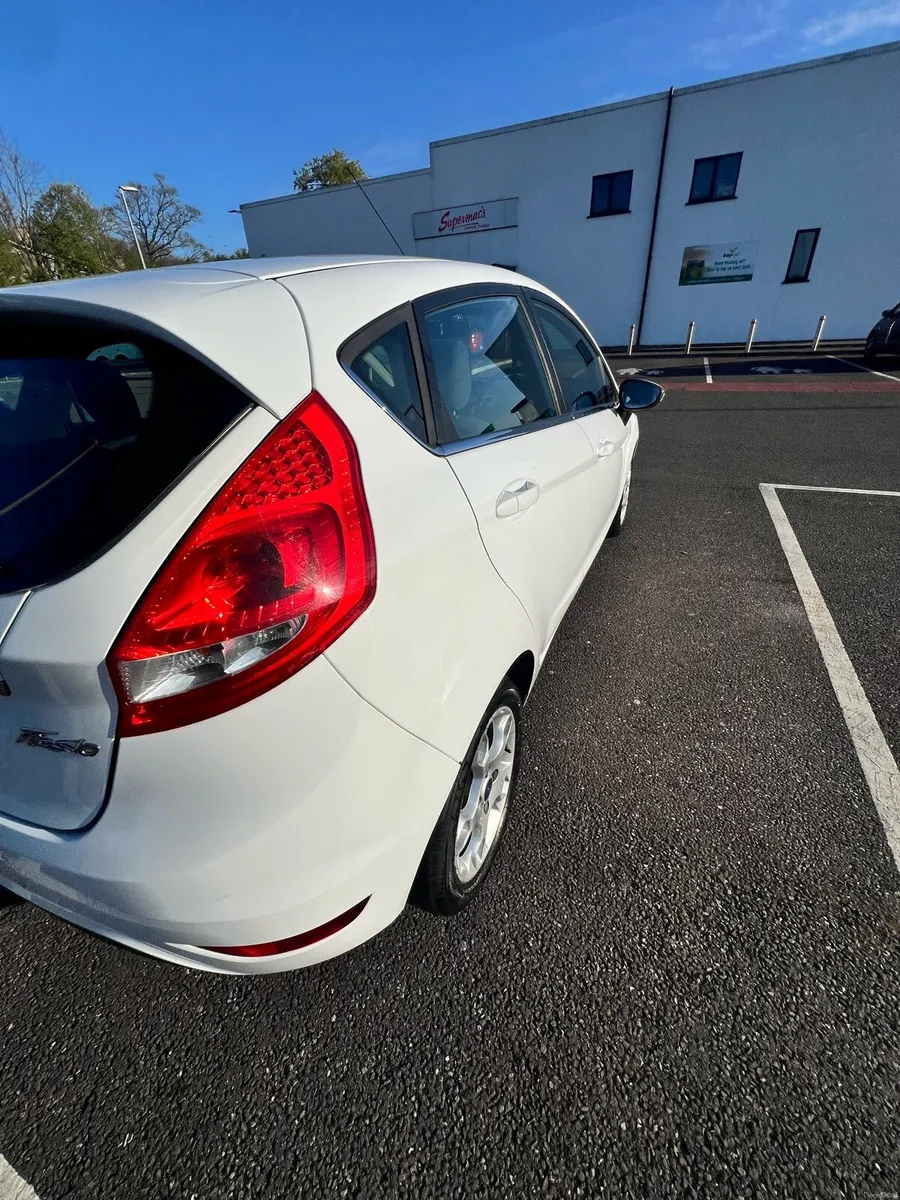 Ford Fiesta Titanium 2012 - Image 6