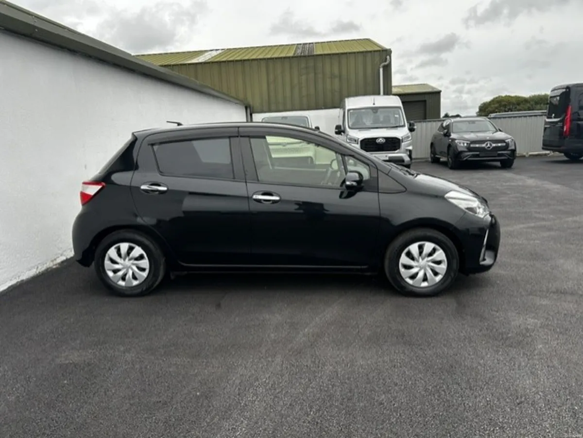 Toyota VITZ - Image 4