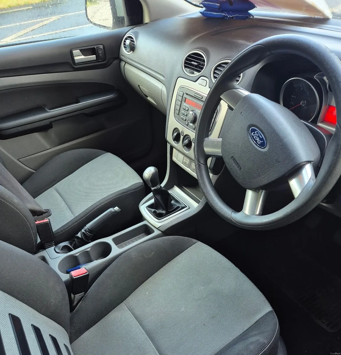 Ford Focus 2010 - Image 2