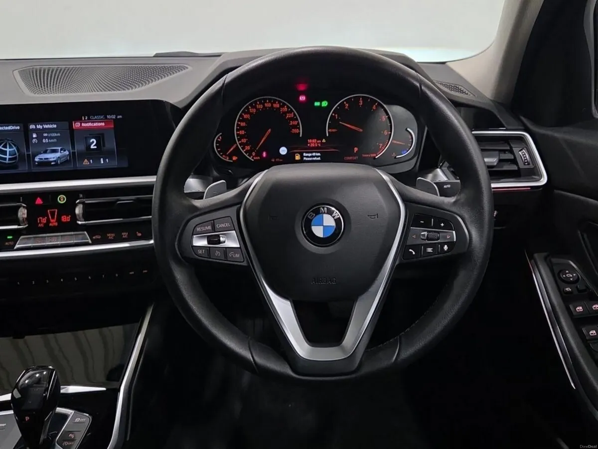 BMW 3-Series 320i SE Saloon - Image 5