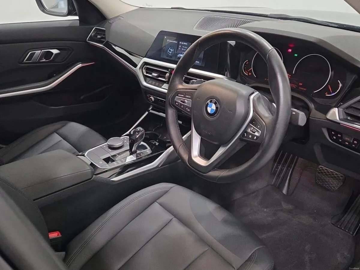 BMW 3-Series 320i SE Saloon - Image 6