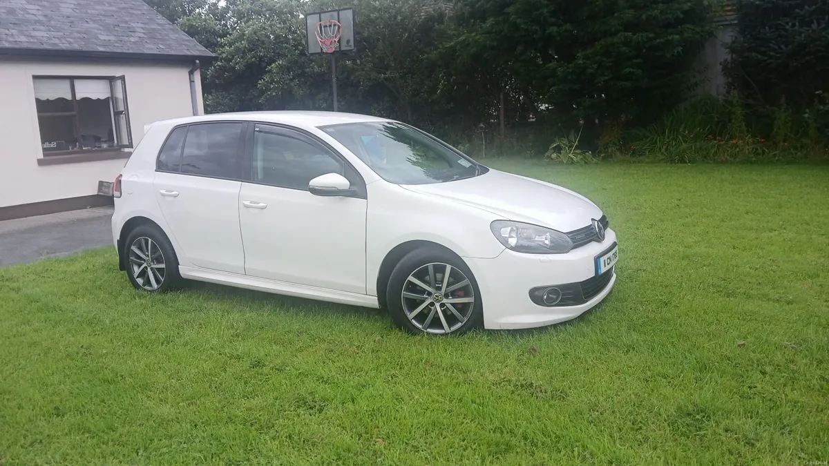 Volkswagen Golf 2011 - Image 2