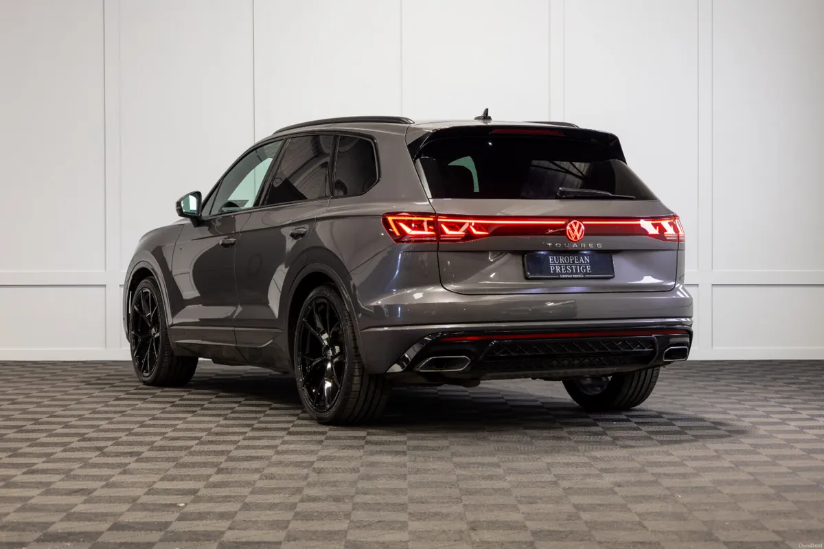 2025 Volkswagen Touareg R-Line 2 Seat Commercial - Image 4
