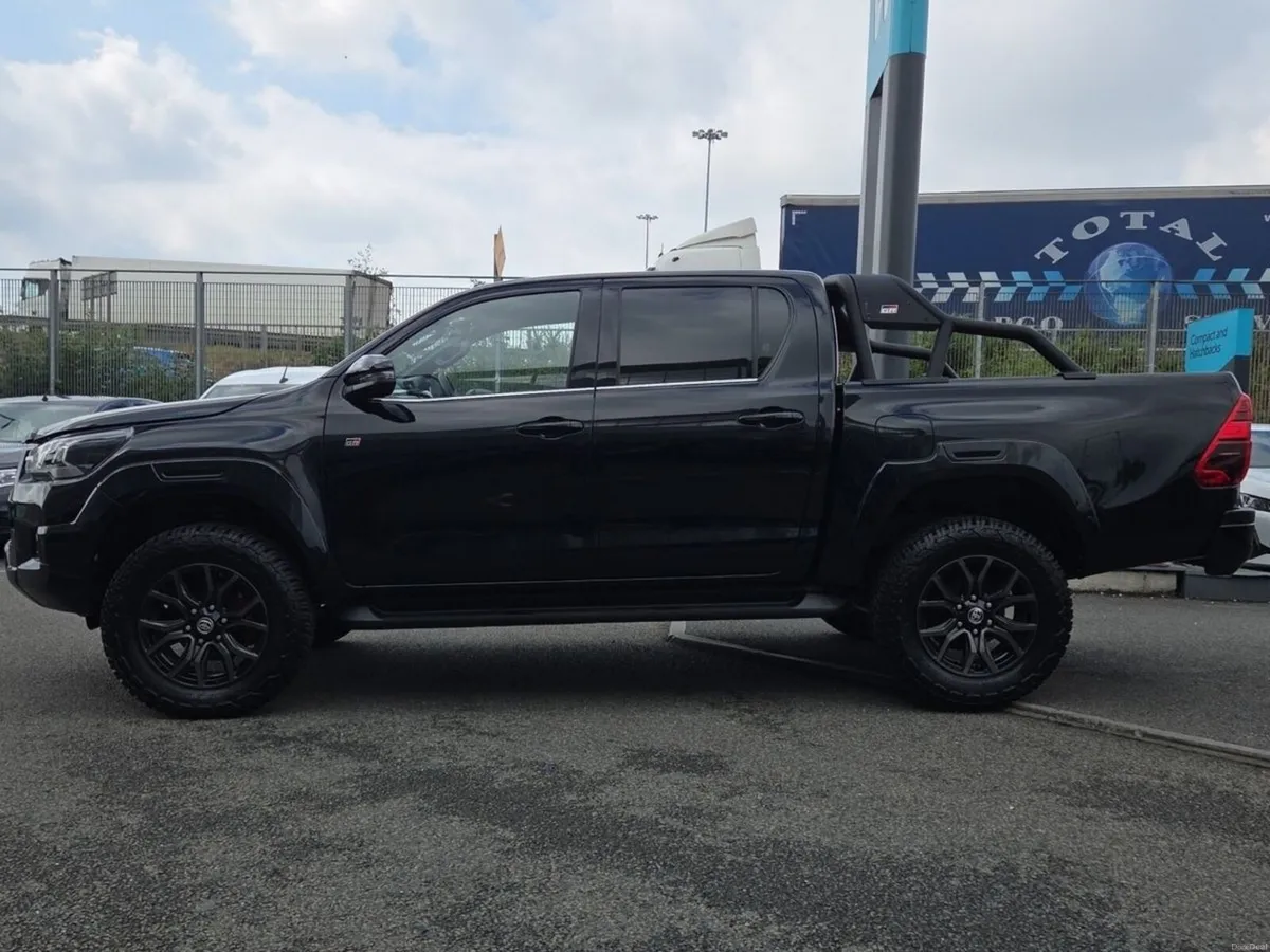 Toyota Hilux 2.4 Z GR Sport Auto - Image 5