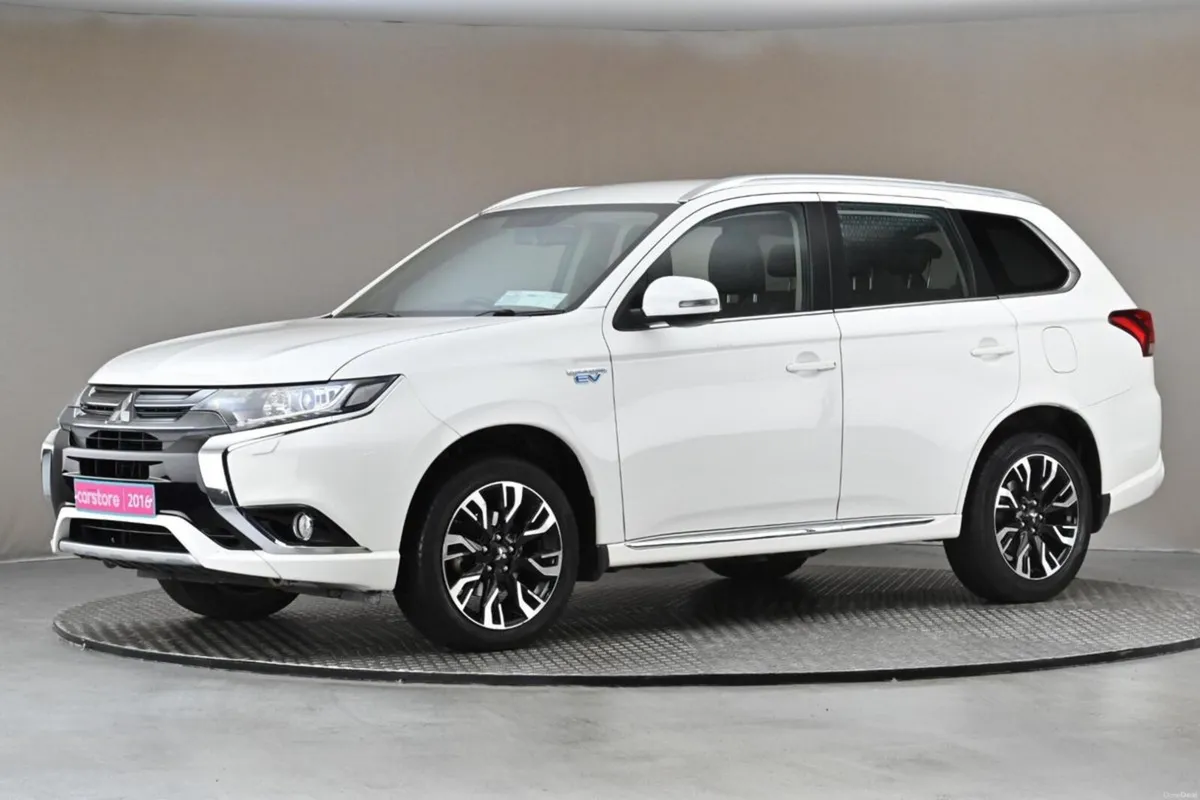 Mitsubishi Outlander 2.0 GX3H+ PHEV **LEATHER**5SE - Image 4