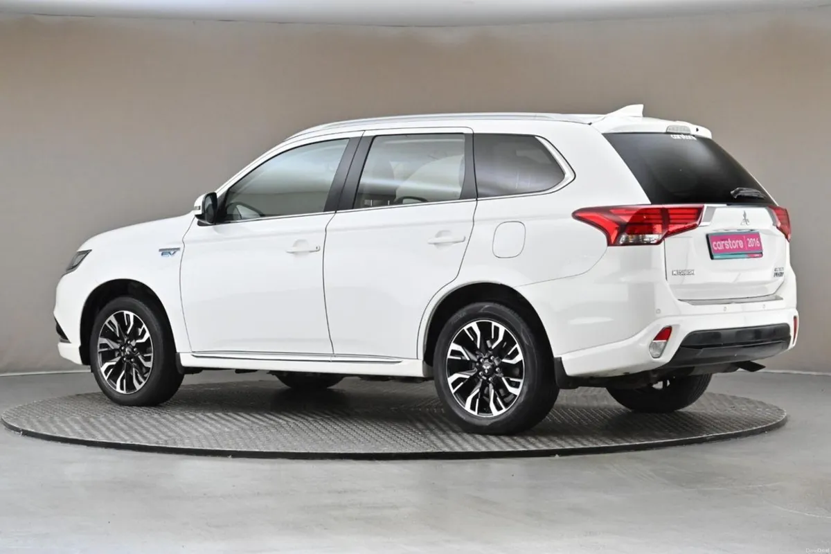 Mitsubishi Outlander 2.0 GX3H+ PHEV **LEATHER**5SE - Image 6