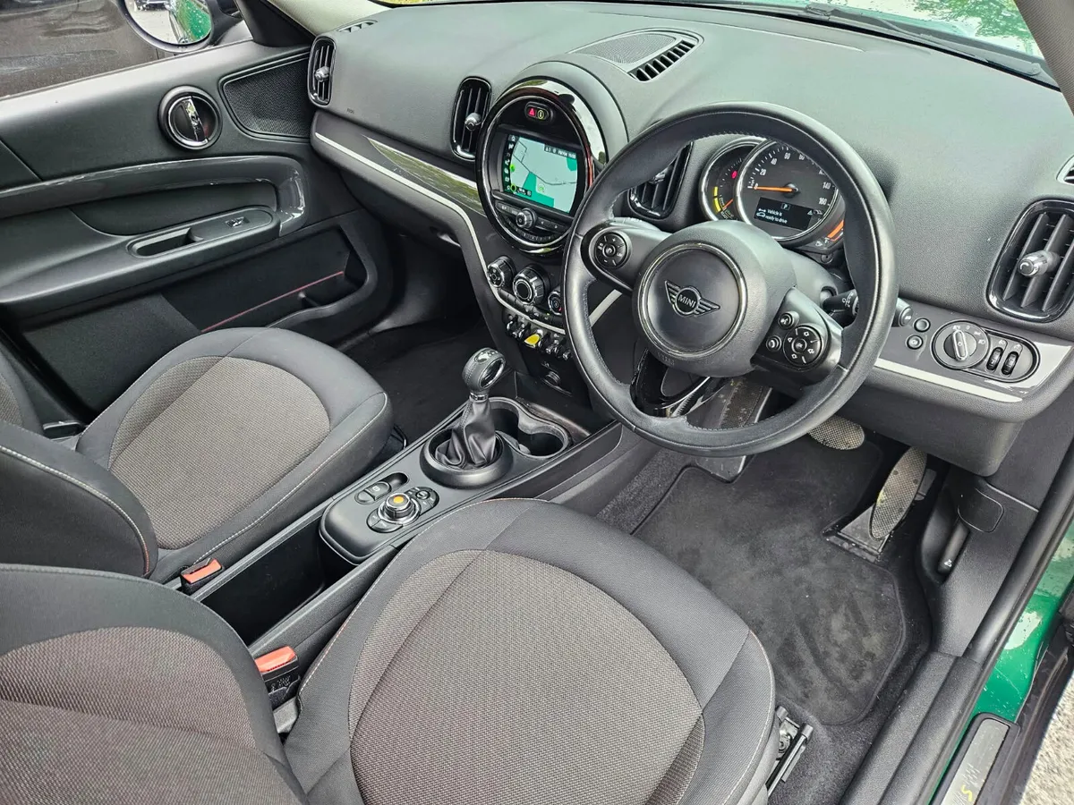 COUNTRYMAN-PHEV-HYBRID-LOW TAX-BLUETOOTH - Image 2