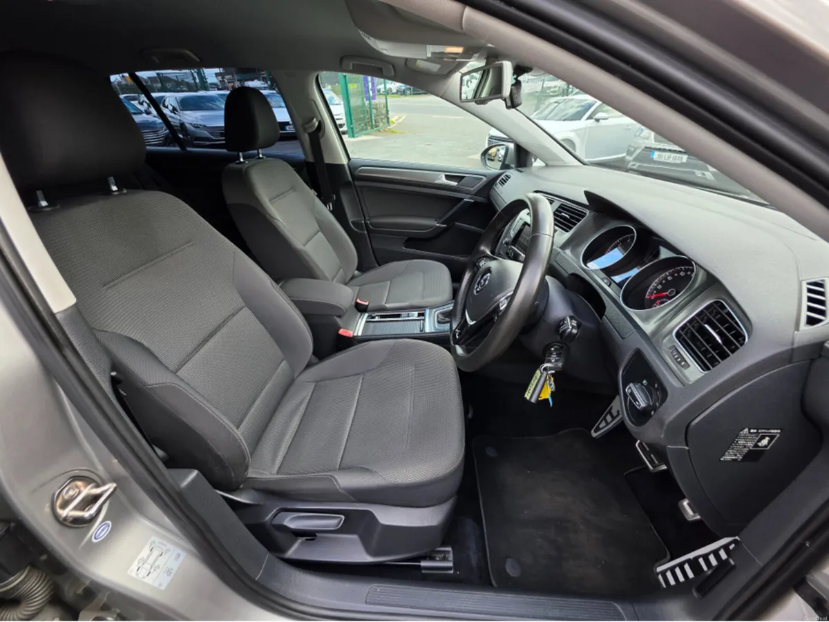 Volkswagen Golf 1.2 TSI AUTOMATIC - REVERSE CAMERA - Image 6
