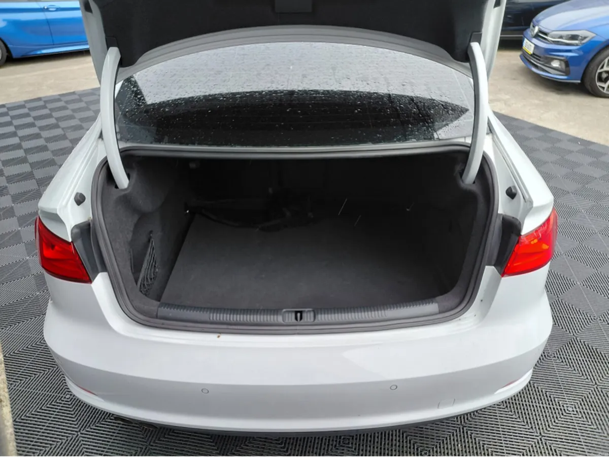 Audi A3 Audi A3 1.4 TFSI, Petrol, auto, fully load - Image 5