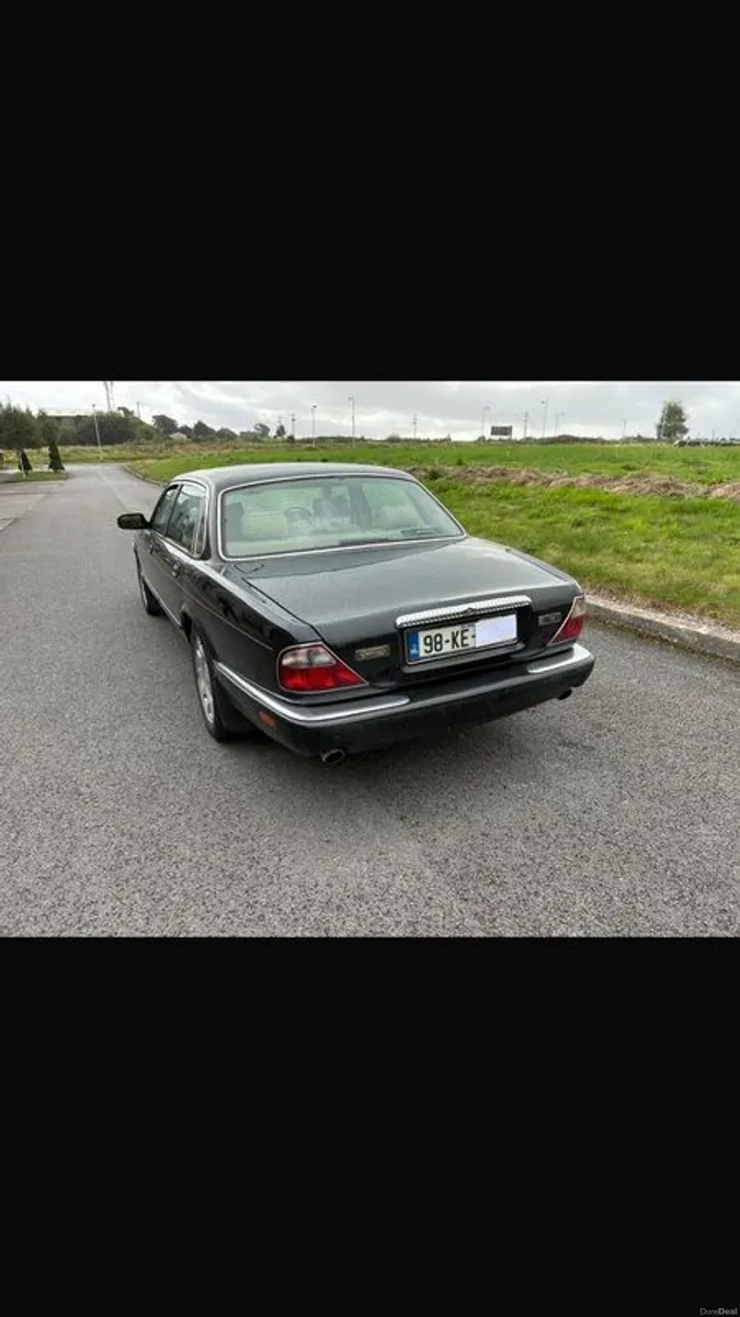 1998 Daimler V8 LWB - Image 6