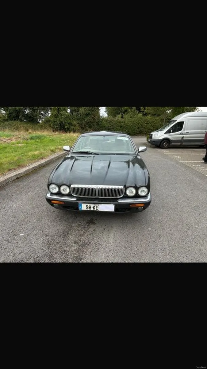 1998 Daimler V8 LWB - Image 2