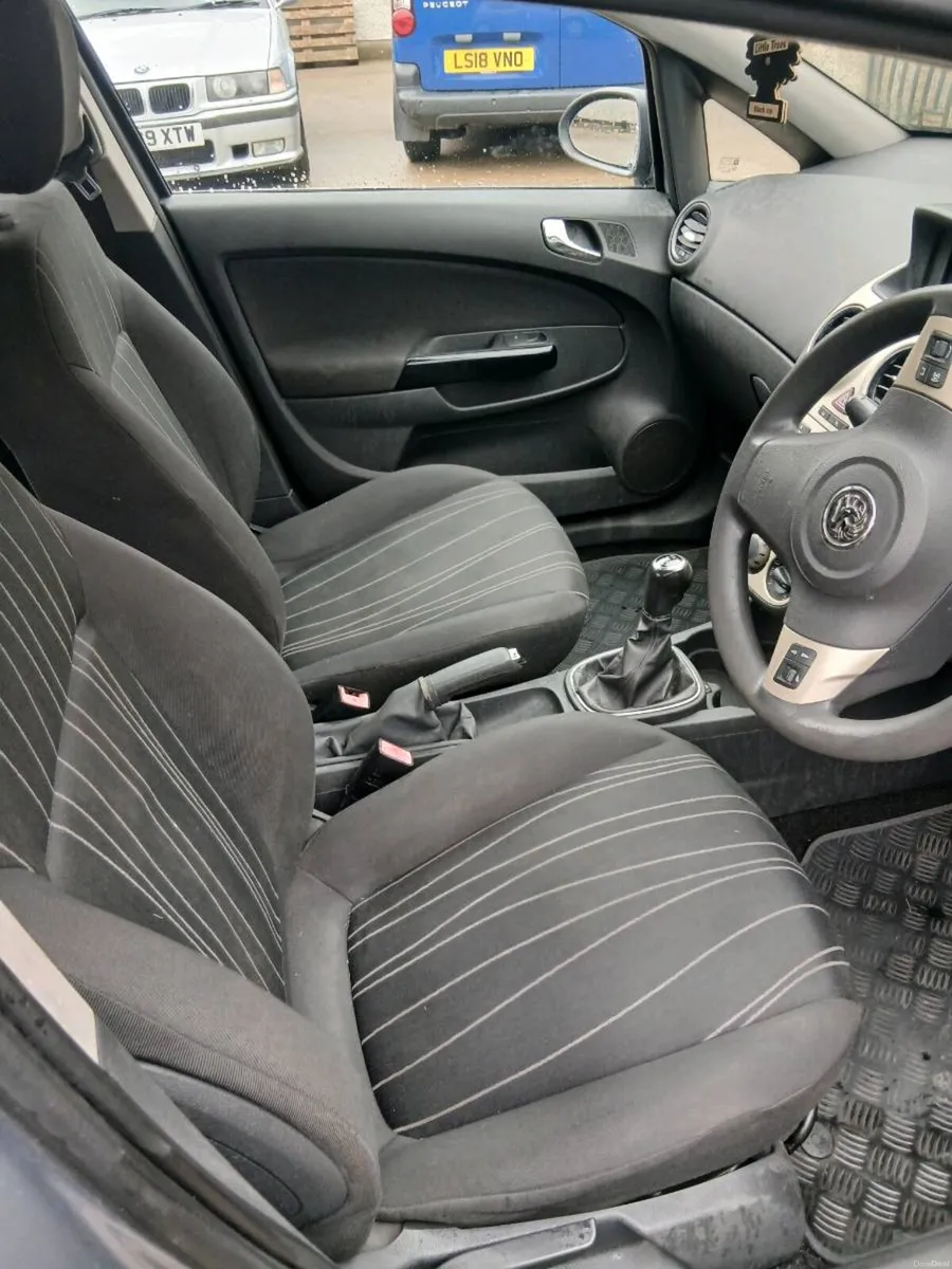 Car vauxhall corsa - Image 5