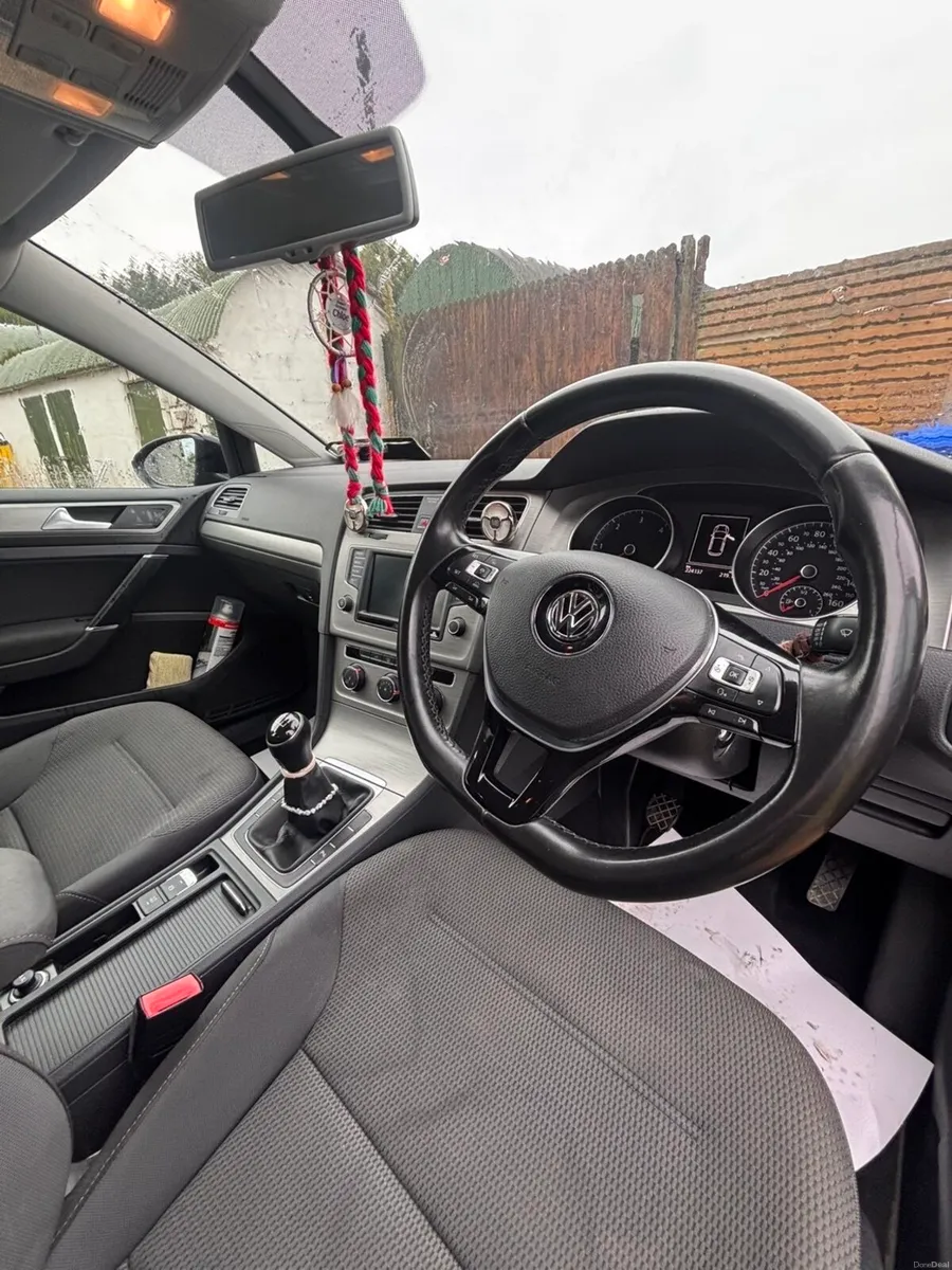 Volkswagen Golf - Image 4