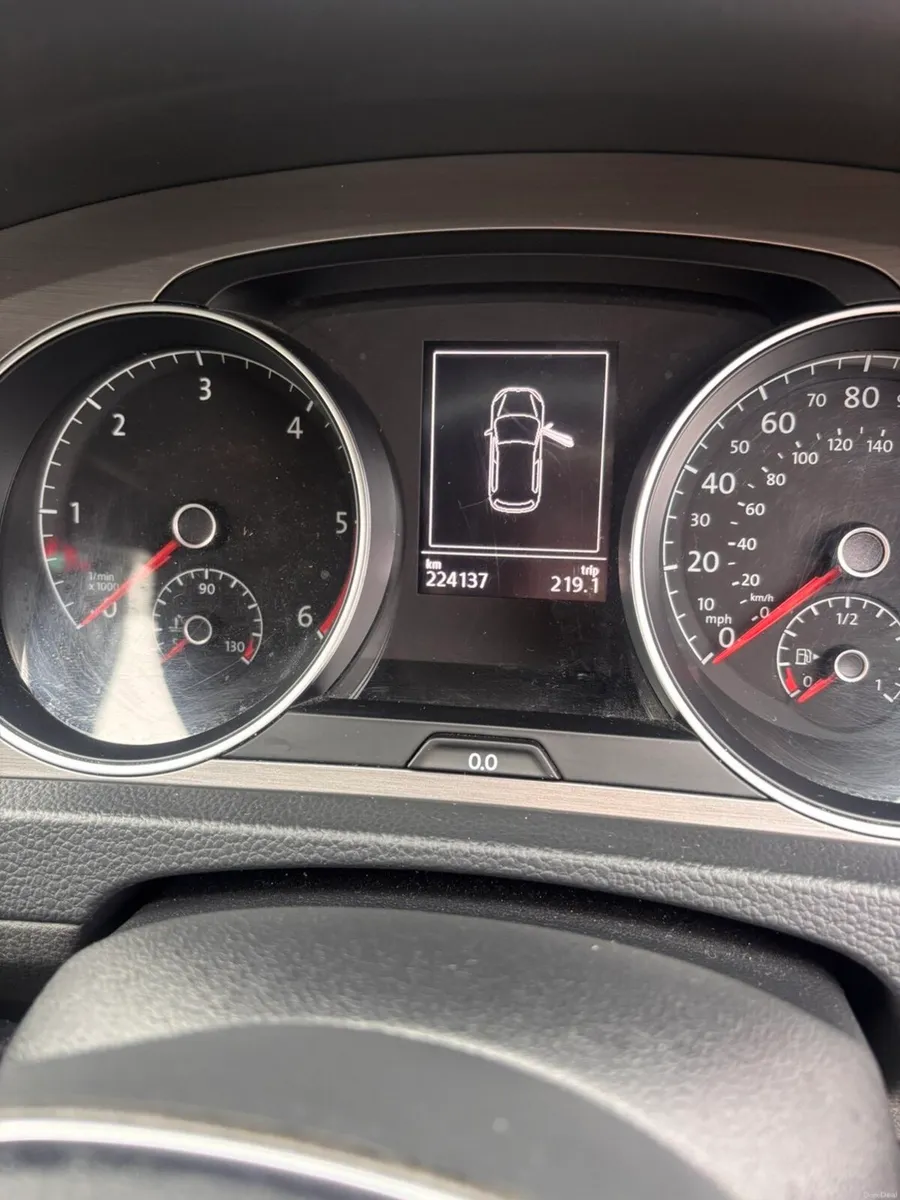 Volkswagen Golf - Image 5