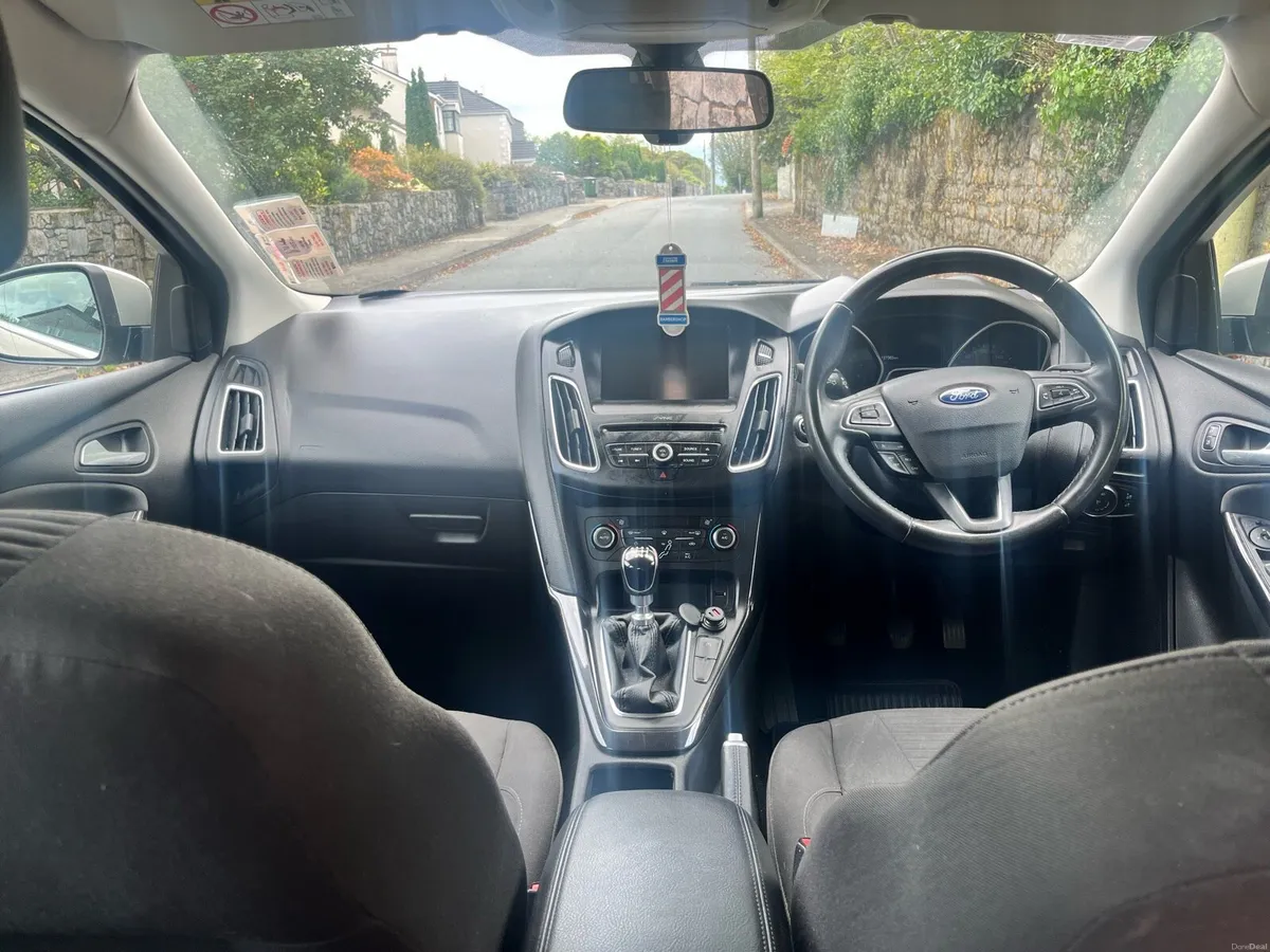 Ford Focus - Image 6