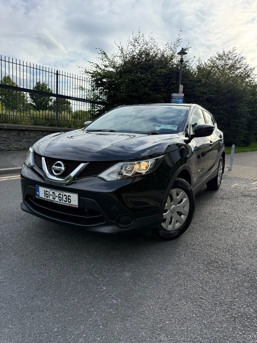 Nissan Qashqai *LOW MILEAGE* - Image 1