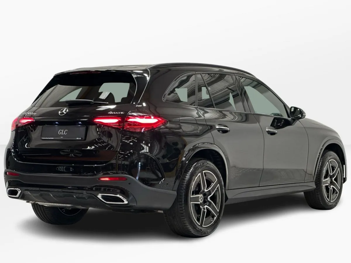 Mercedes-Benz GLC GLC300 DE 4Matic Premium AMG Lin - Image 3