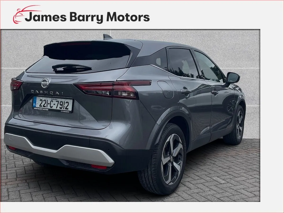 Nissan Qashqai 1.3 PET MILD HYBRID SV PREMIUM - Image 4