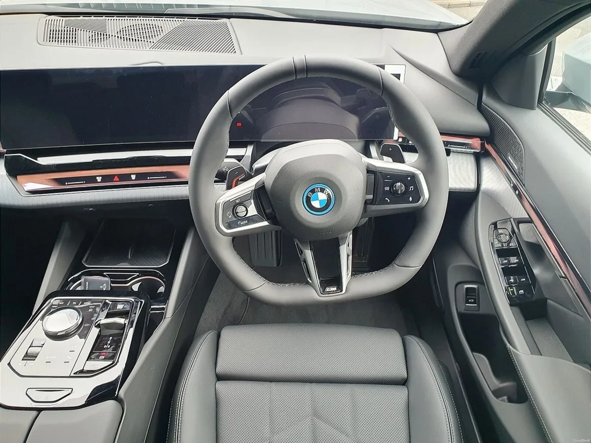 BMW 5-Series 530e M Sport Saloon - Image 5