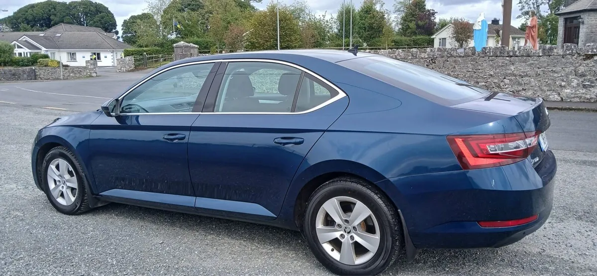 Car - Image 5