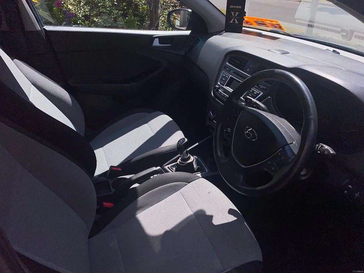 Hyundai I20 Deluxe - Image 3