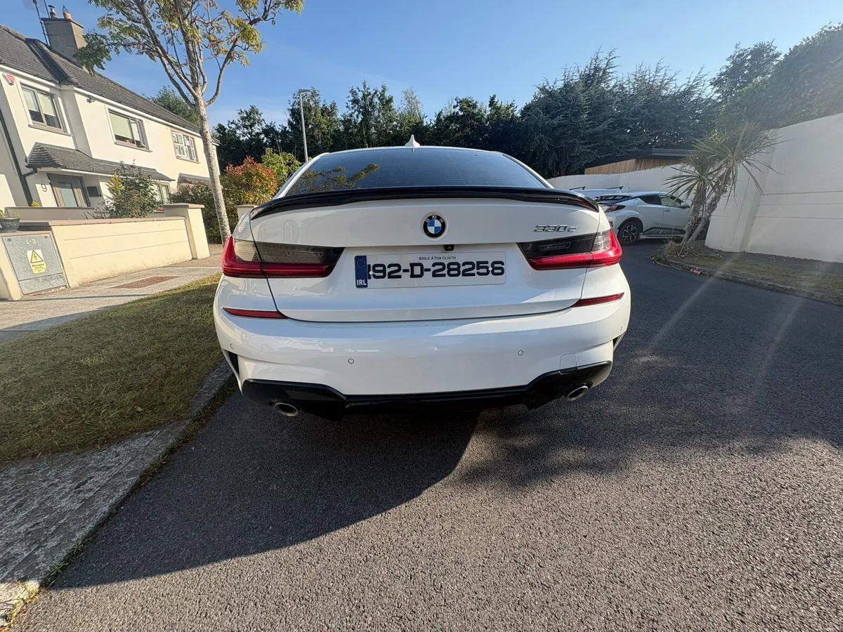 BMW 330E - Image 2