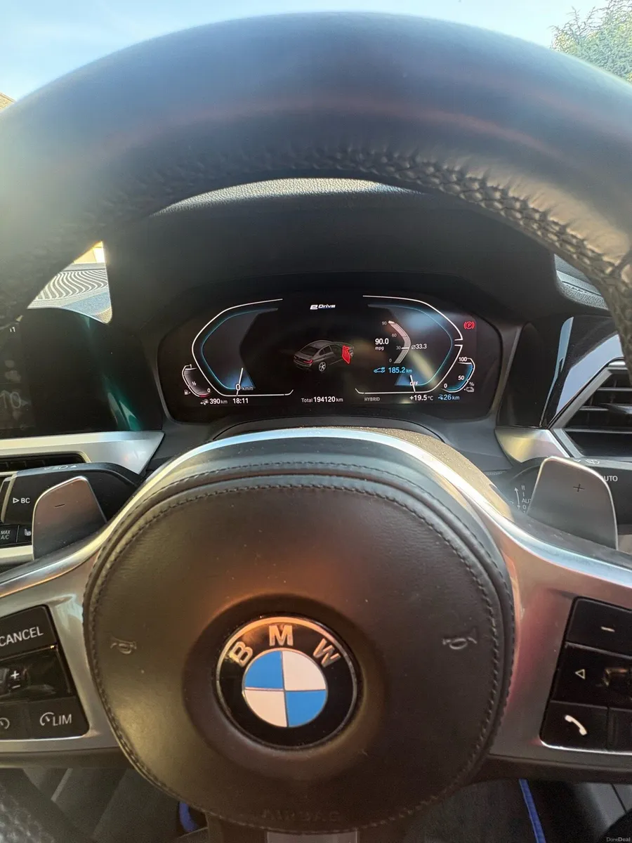 BMW 330E - Image 5