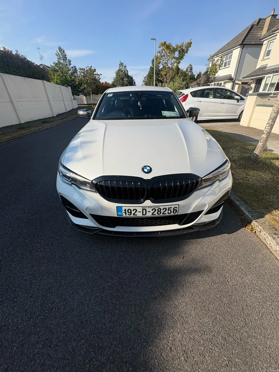BMW 330E - Image 4