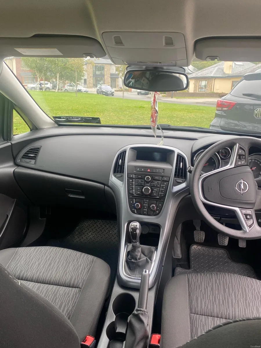 Opel Astra 2017 - Low Mileage - Image 6