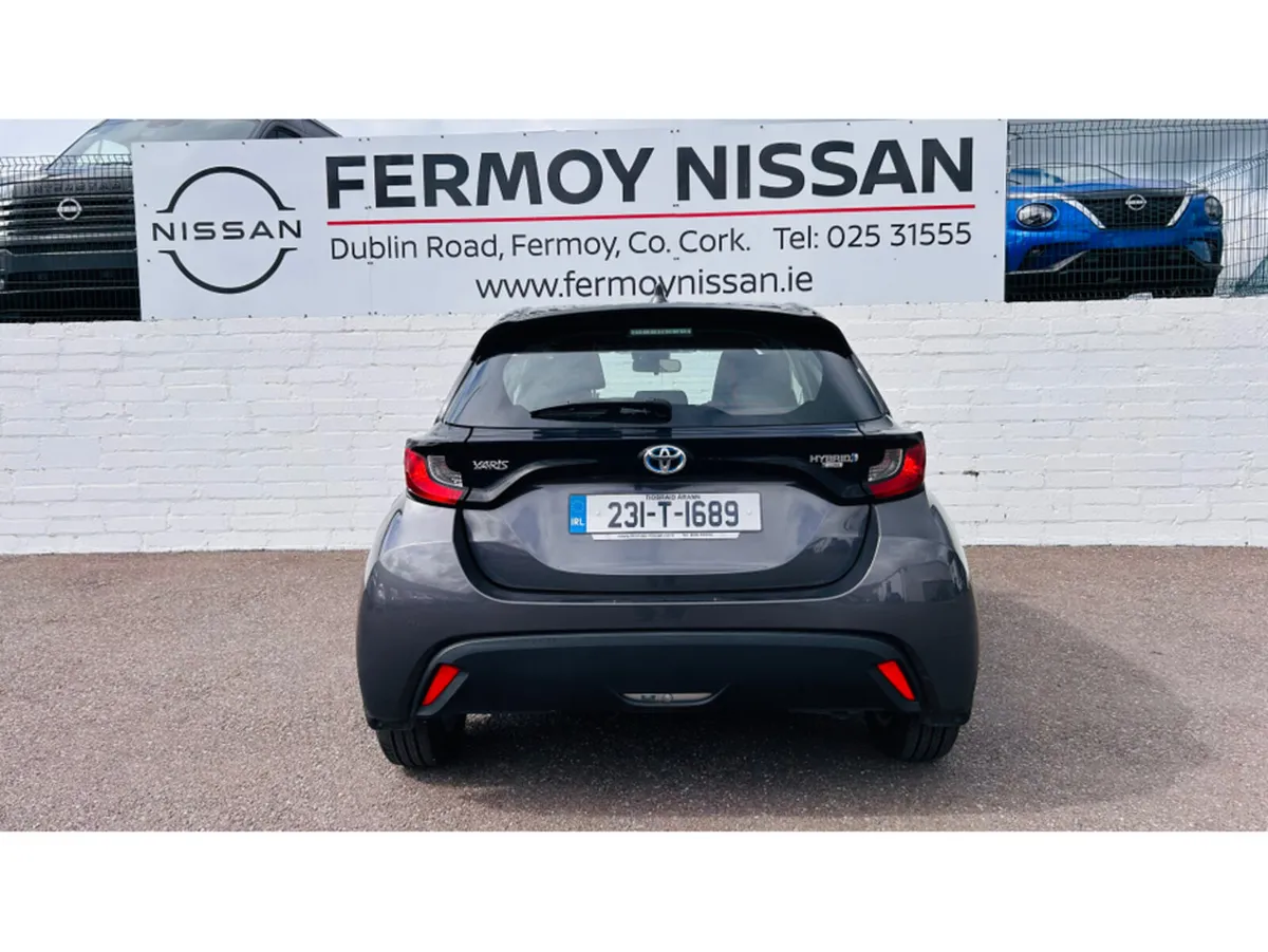 Toyota Yaris 1.5 Hybrid Auto 5dr Luna - Image 5