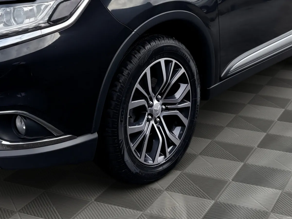 Mitsubishi Outlander OUTLANDER 2WD ** FULL LEATHER - Image 6