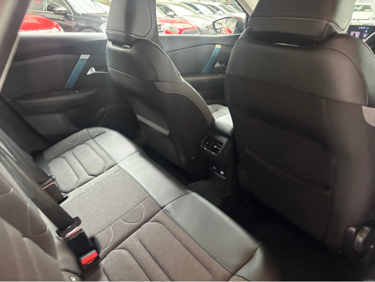 Citroen C4 EFEEL PACK 50KWH 136BHP MY30 - Image 4