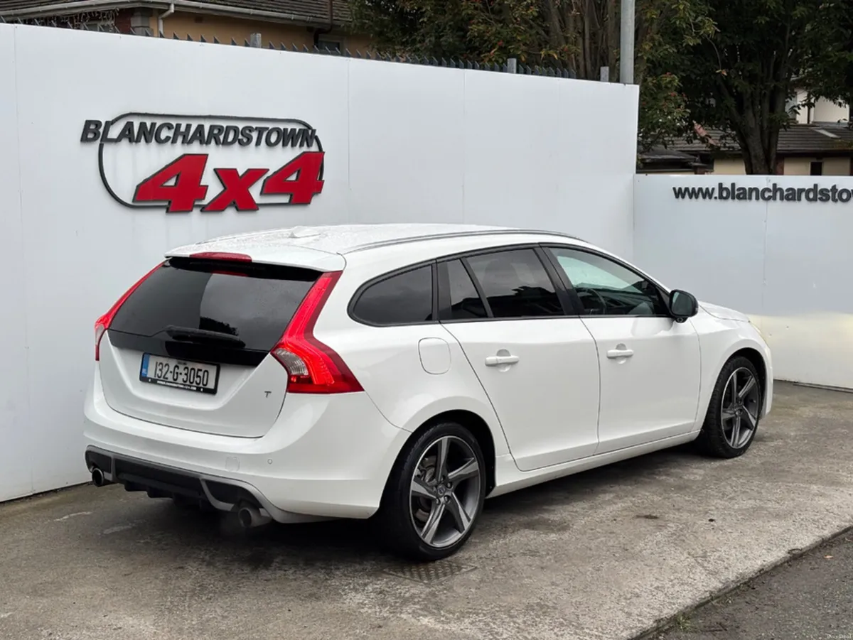 Volvo V60 R-DESIGN 5DR AUTO - Image 2