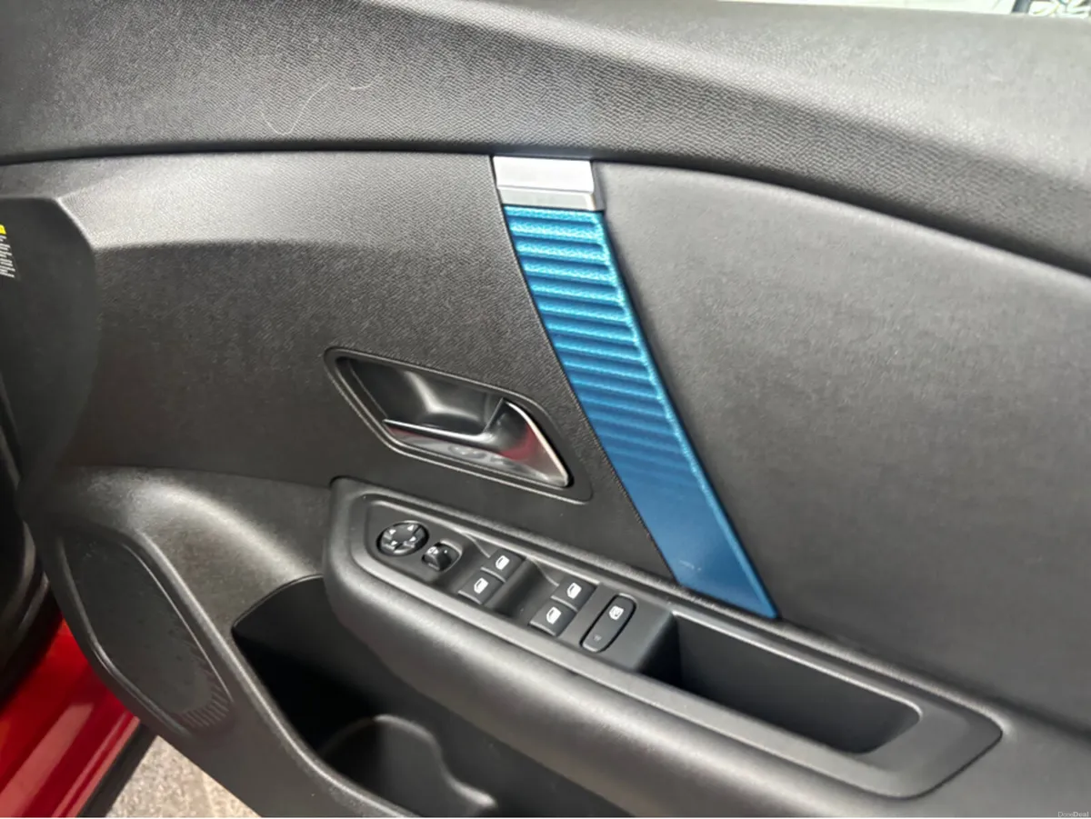 Citroen C4 EFEEL PACK 50KWH 136BHP MY30 - Image 5