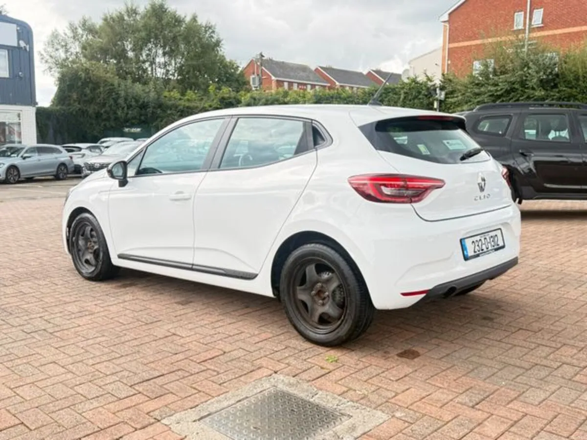 Renault Clio Equilibre TCE 90 MY22.5 5DR - Image 5