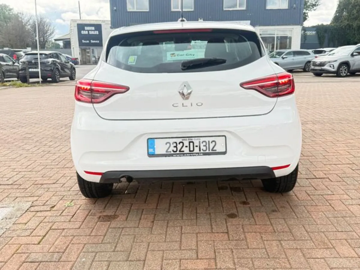 Renault Clio Equilibre TCE 90 MY22.5 5DR - Image 6