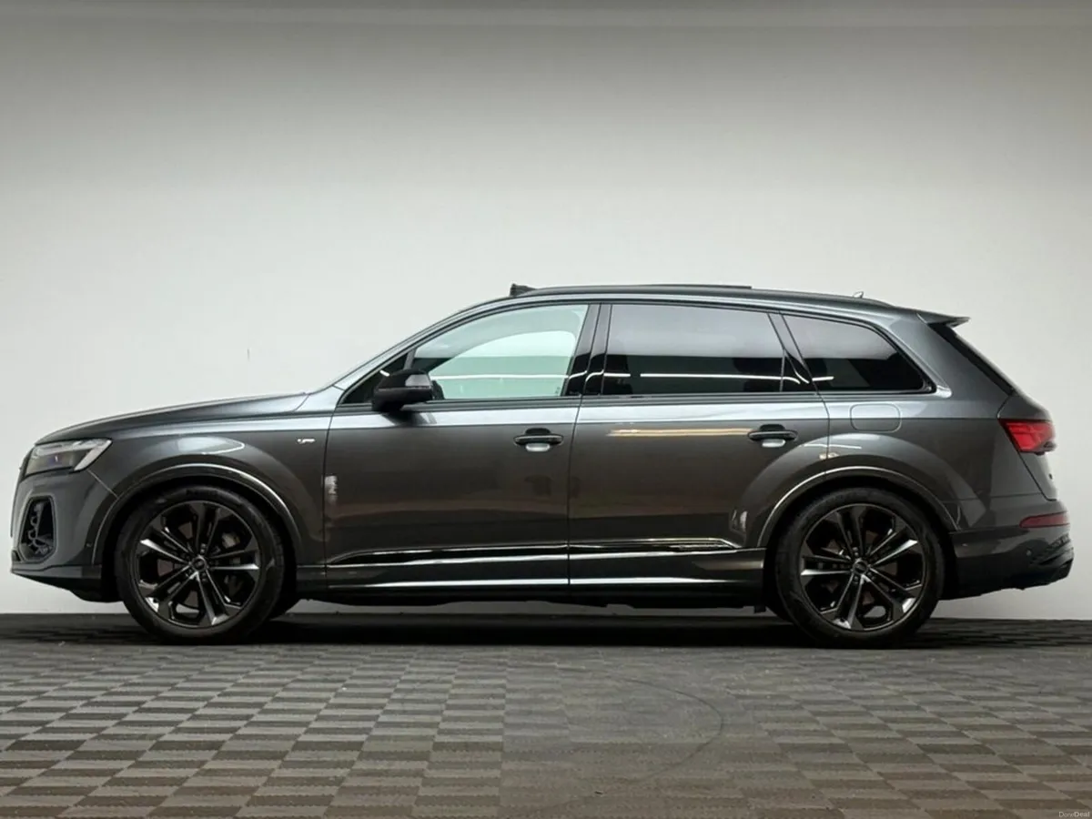 Audi Q7 S LINE BLK ED 55 TFSI E QUATTRO - Image 4