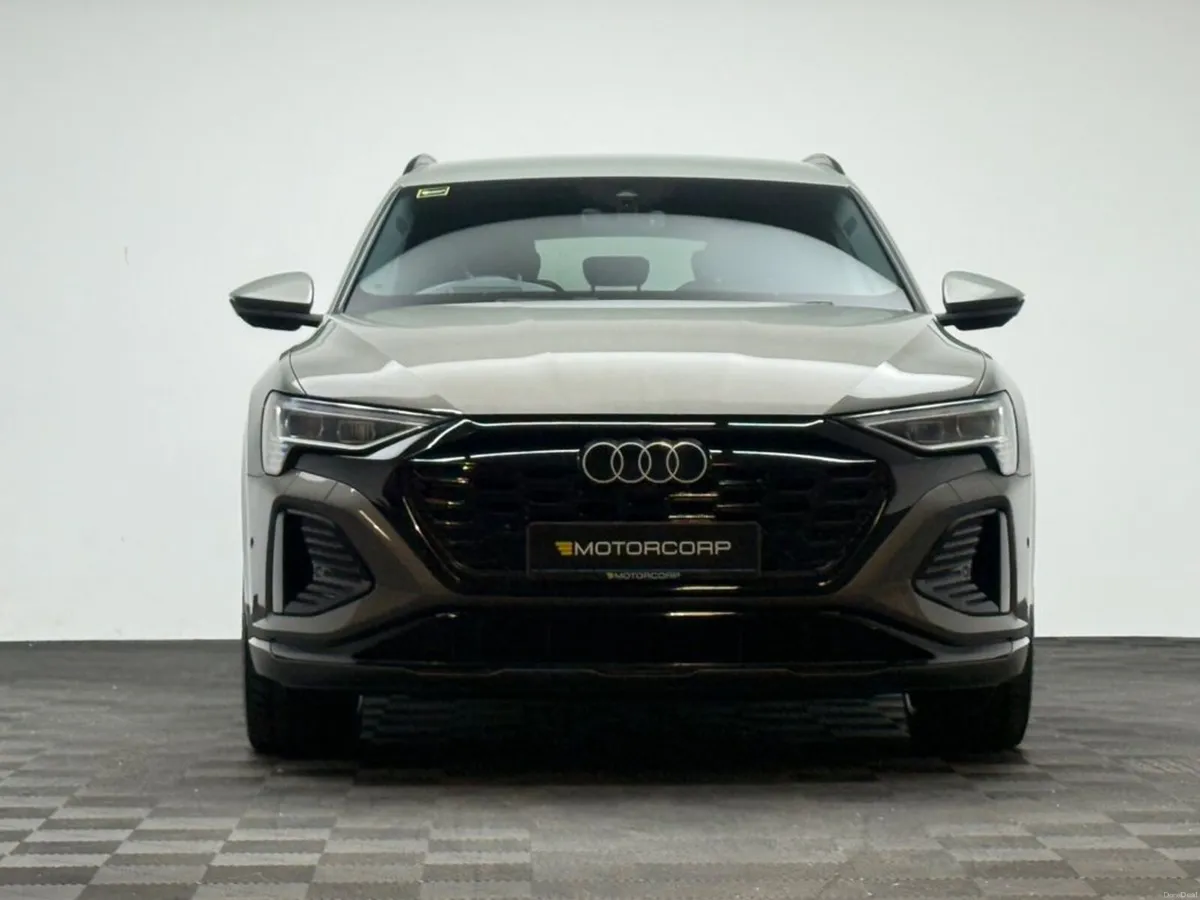 Audi Q8 e-tron 55 S LINE QUATTRO - Image 2