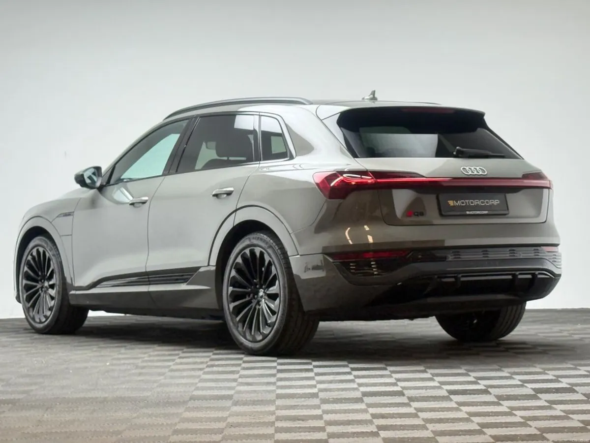 Audi Q8 e-tron 55 S LINE QUATTRO - Image 5