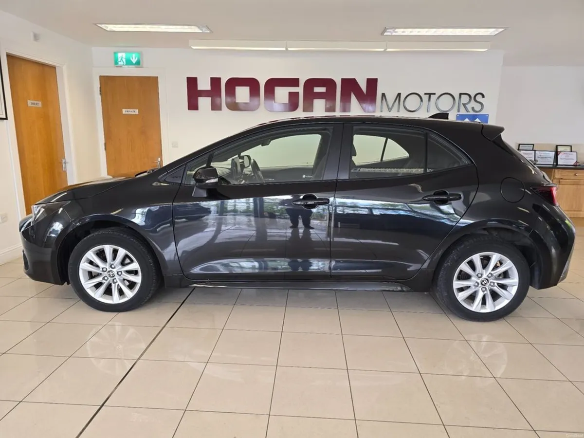 Toyota Corolla Hybrid Luna H/B Automatic - Image 4