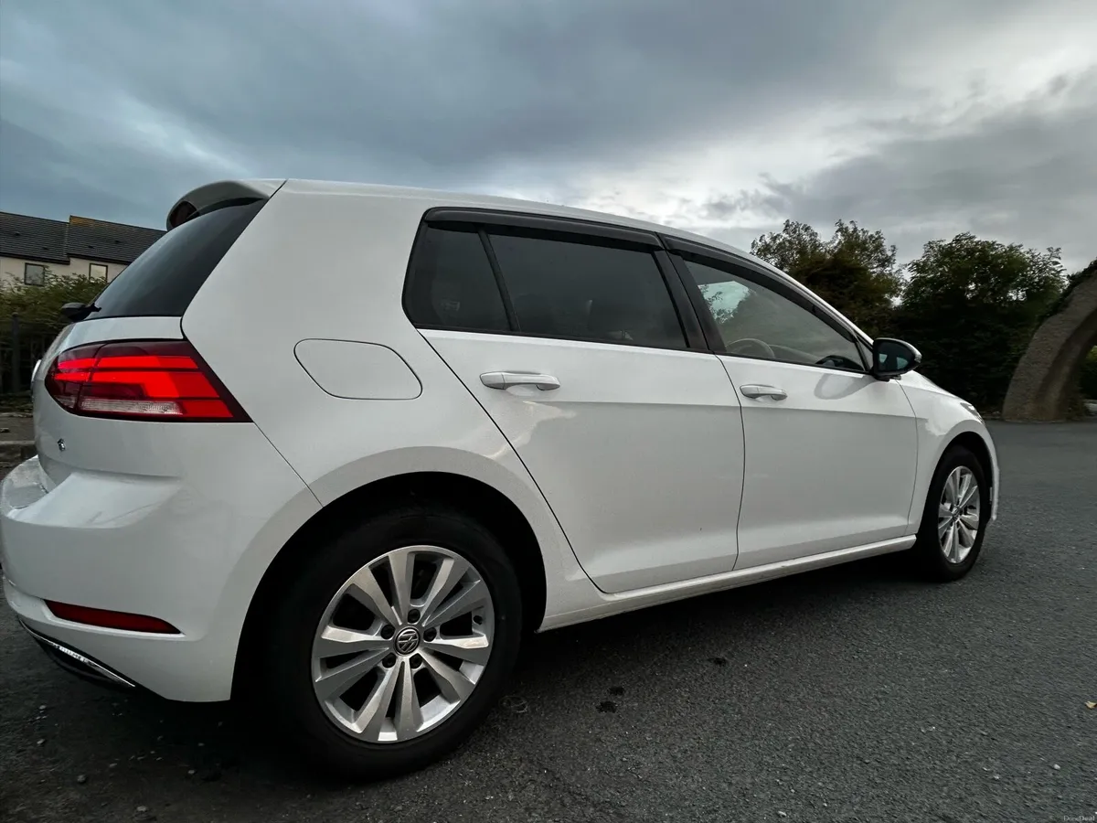 Volkswagen Golf - Image 4