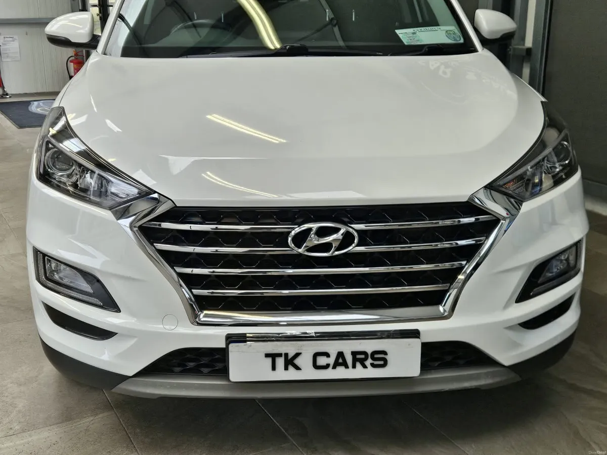 19 HYUNDAIN TUCSON EXECUTIVE 1.7 DIESEL - Image 4
