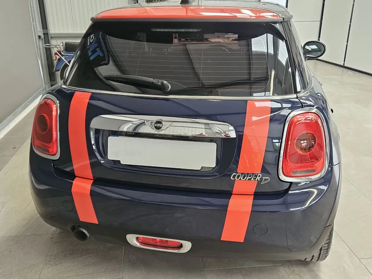 17 MINI COOPER 1.5 DIESEL - Image 6