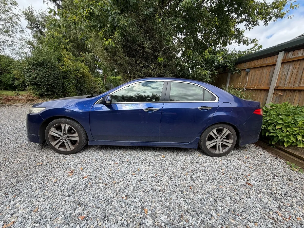 Honda Accord 2013 - one owner from new - Image 3