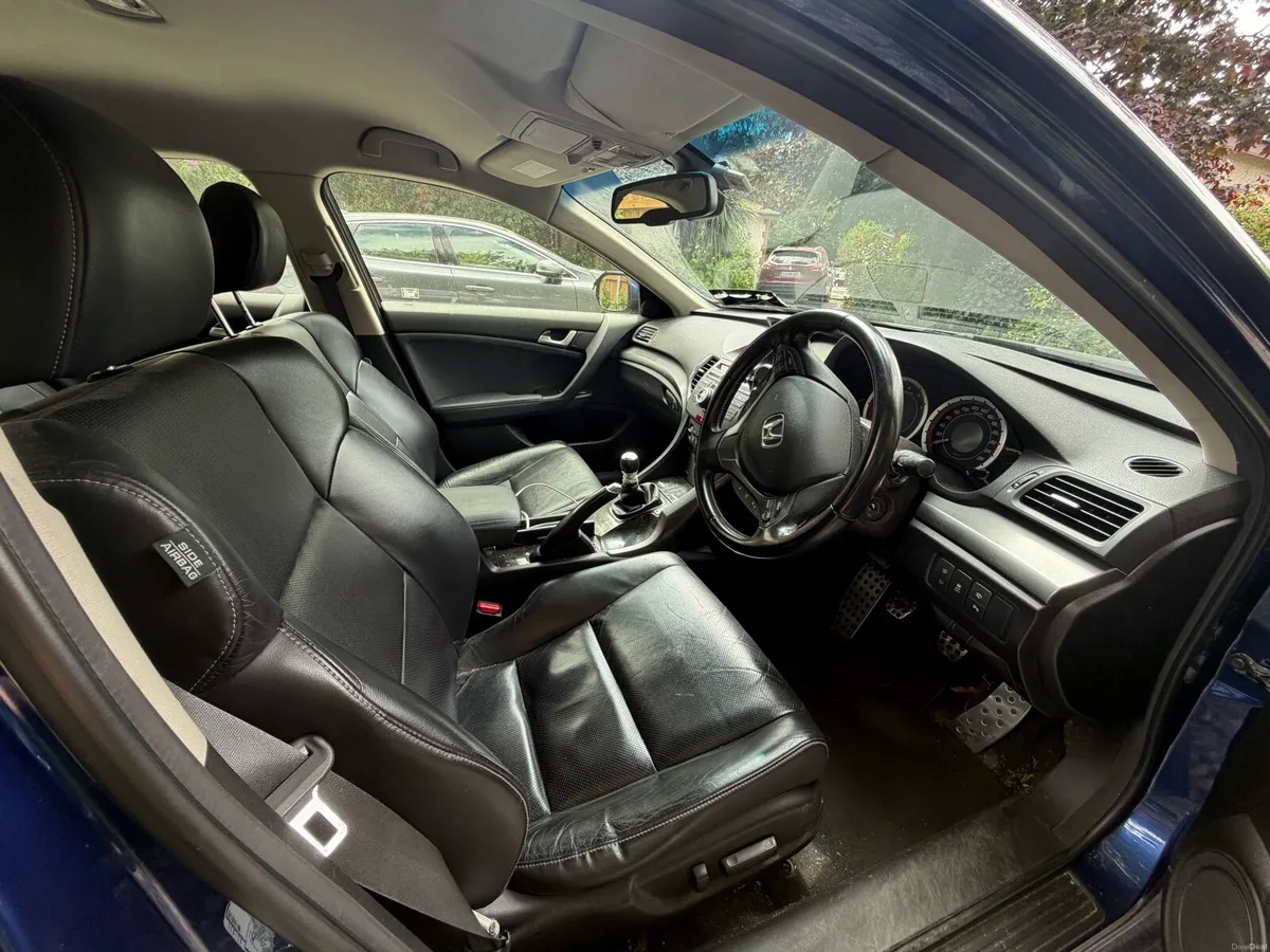 Honda Accord 2013 - one owner from new - Image 6