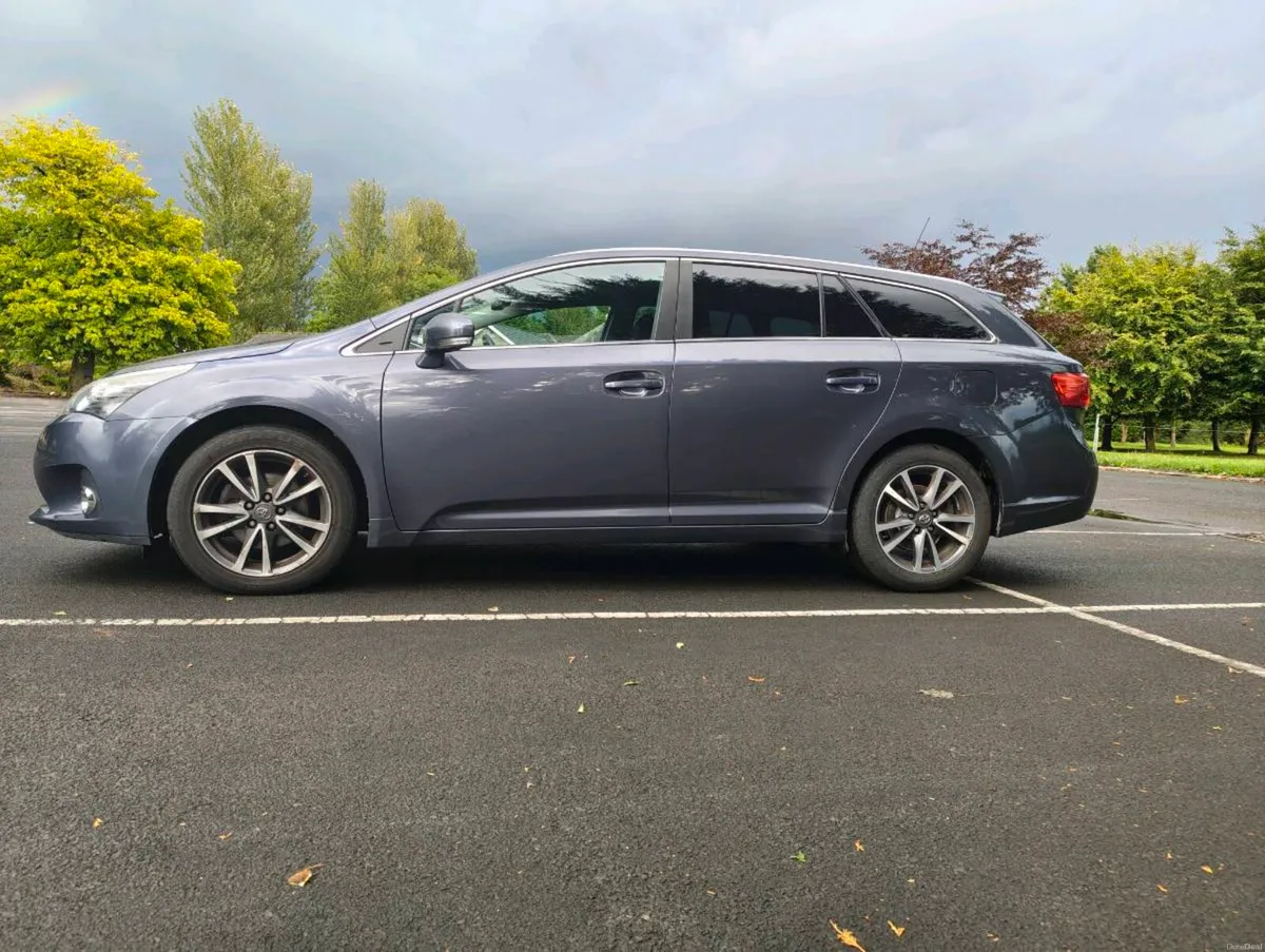 Toyota Avensis Estate - Image 6