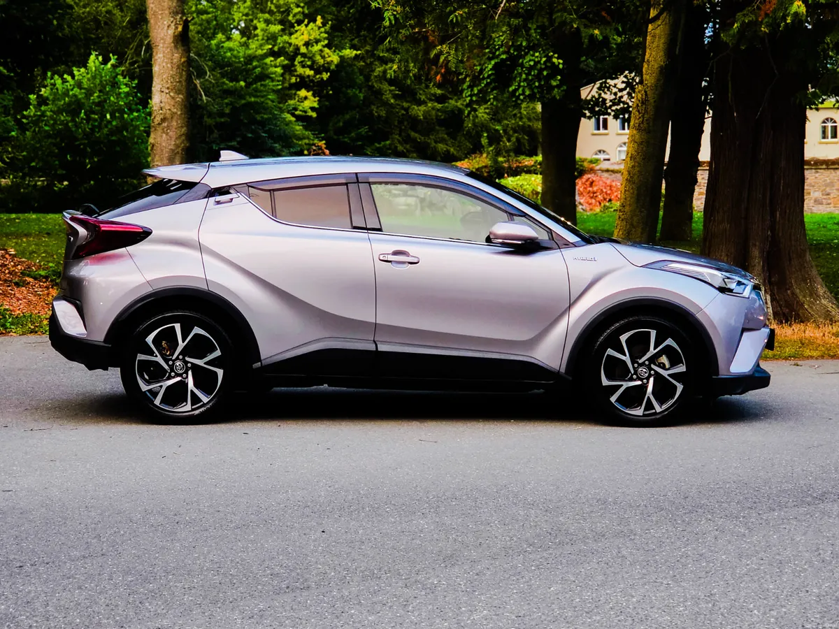 2019 Toyota C-HR 1.8 Petrol Hybrid Auto G Package - Image 2