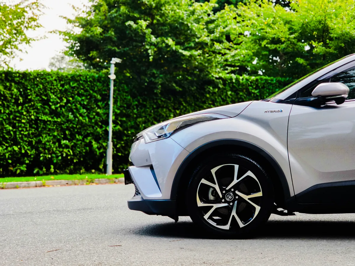 2019 Toyota C-HR 1.8 Petrol Hybrid Auto G Package - Image 6