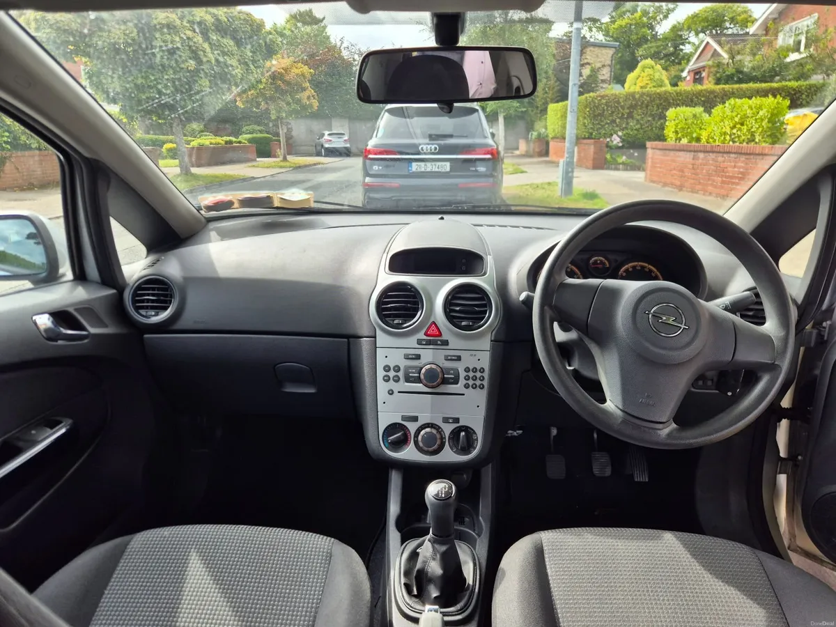 Opel Corsa 2011 - Image 2
